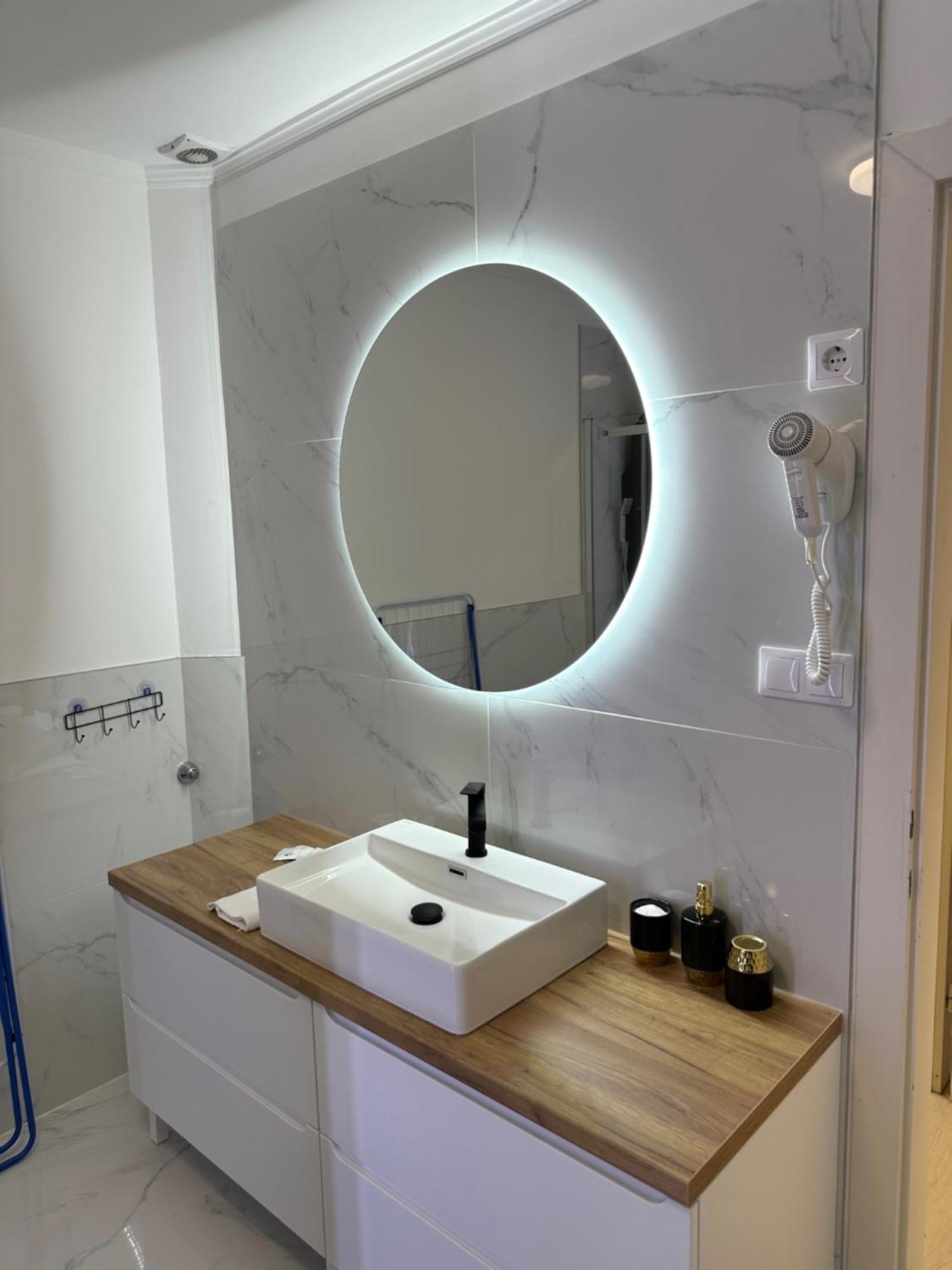Hotel Forras Komárom エクステリア 写真
