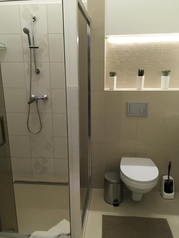Hotel Forras Komárom エクステリア 写真